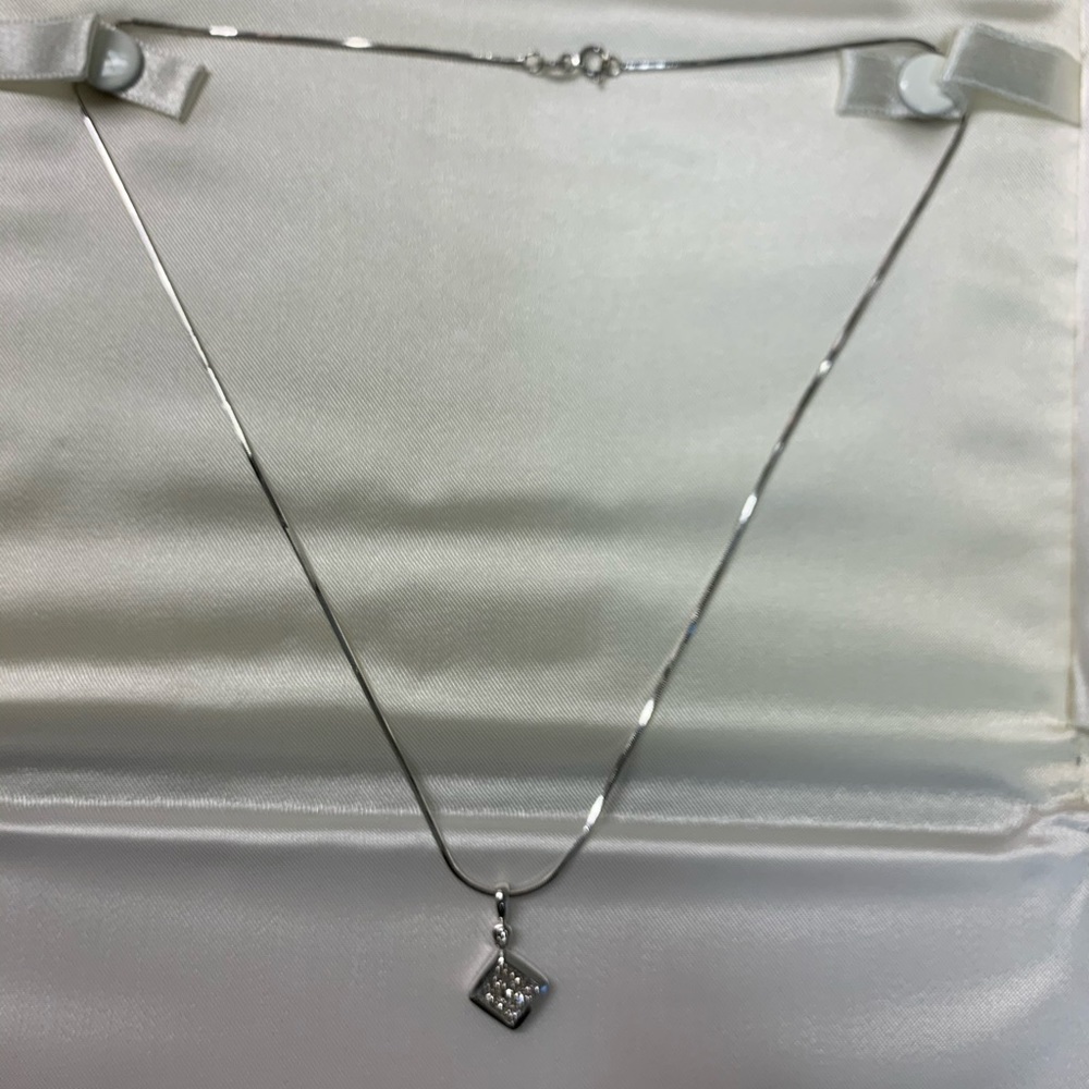 Kay Jewelers modern diamond necklace